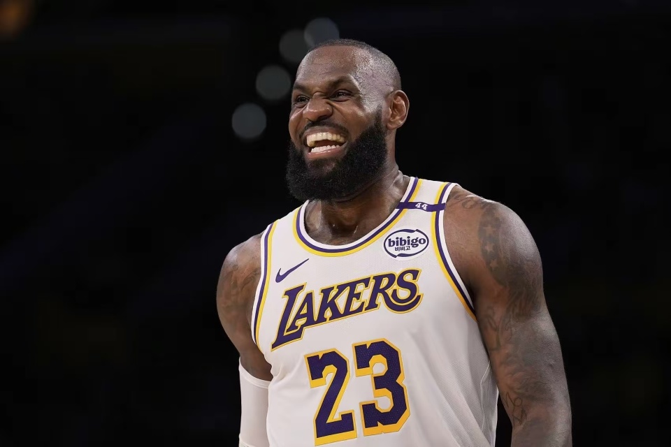 eHoAA, 级别的统治, 艾弗森是历 eHoAA, 级别的统治, 艾弗森是历