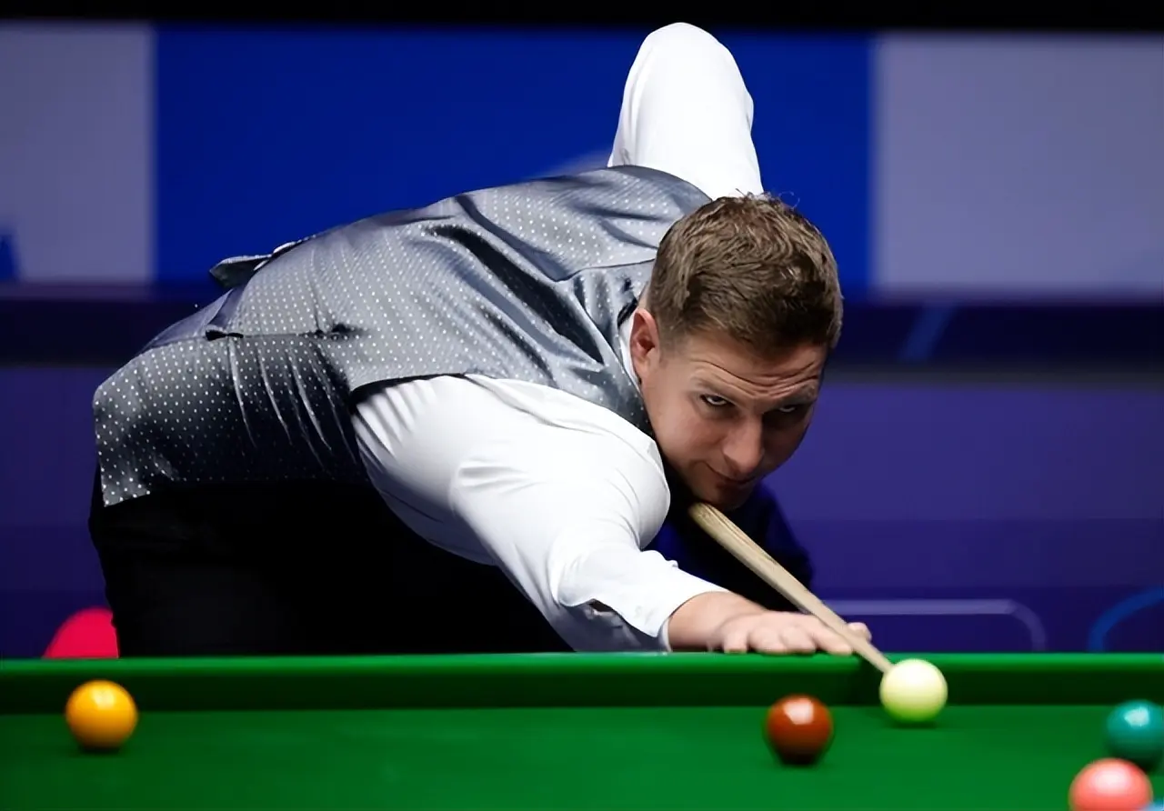 与中国本土, 世界冠军马, 的比赛中 与中国本土, 世界冠军马, 的比赛中